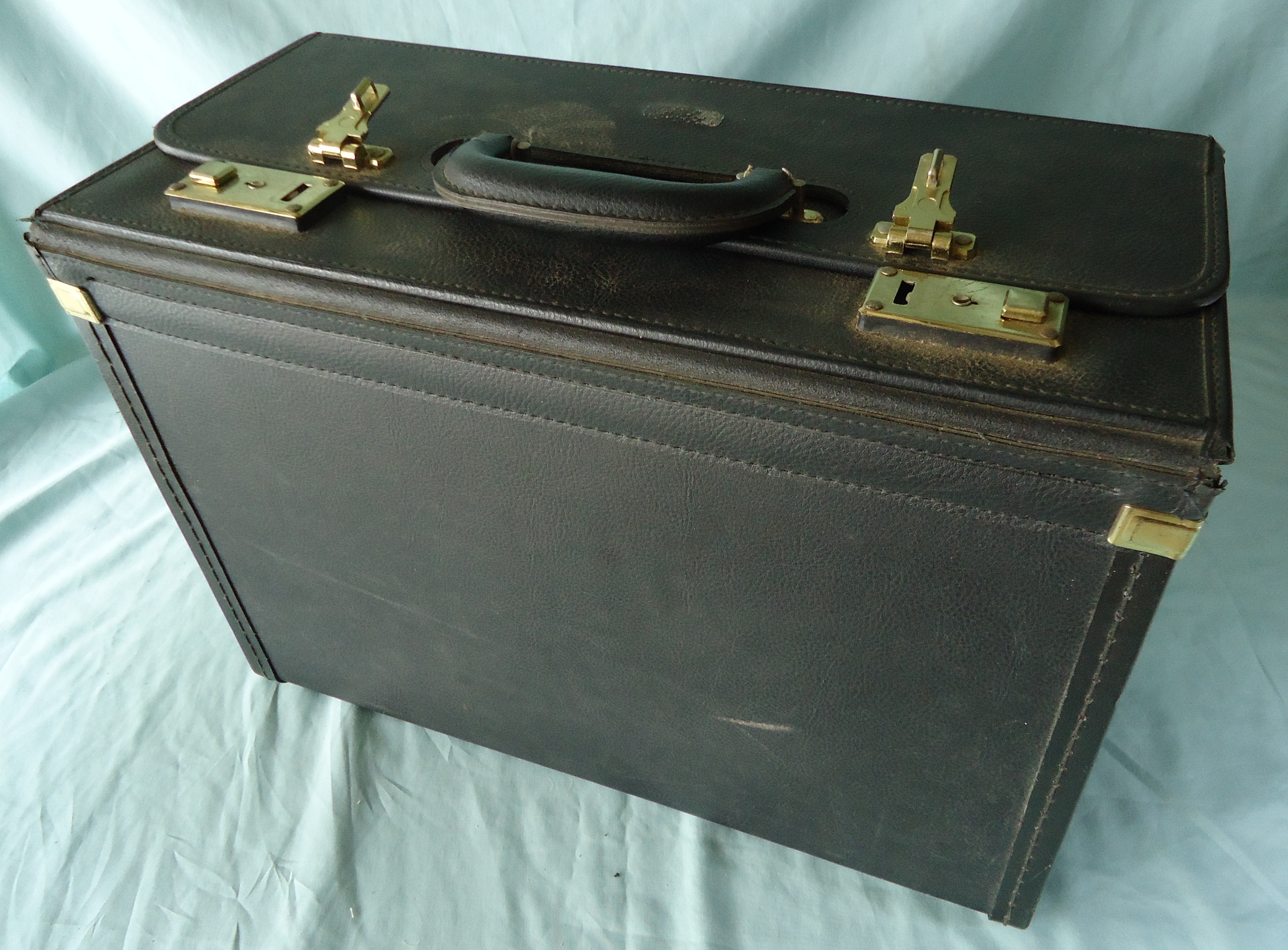 (image for) Legal Attache, Documents Case